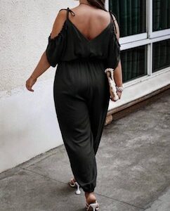 Entero de hombros descubiertos con diseño de nudo no elasticado