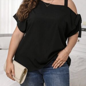 Blusa de cuello asimétrico con nudo lateral